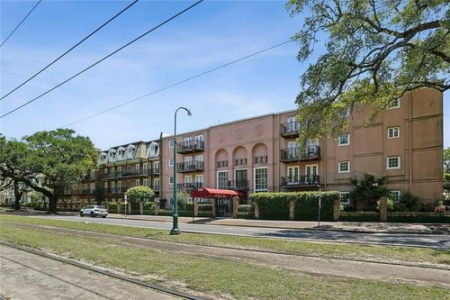208-3000 Saint Charles Ave, New Orleans, LA, 70115-4471 | Card Image