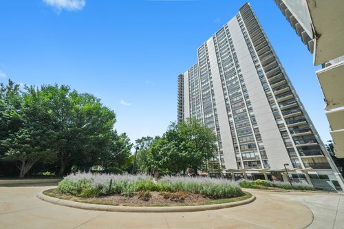 apt-808a-1460 N Sandburg Ter, Chicago, IL, 60610-5555 | Card Image