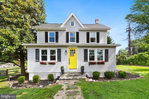 411 E A St, PURCELLVILLE, VA, 20132-3404 | Card Image