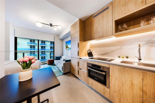 1208-11 Ne 6th St, Miami, FL, 33132 | Card Image