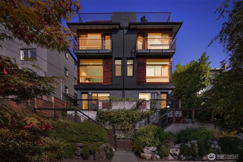 b-2708 Franklin Ave E, Seattle, WA, 98102-3111 | Card Image