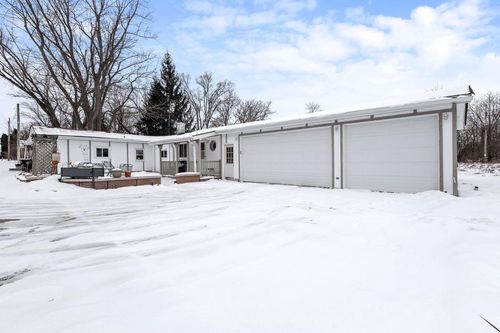 6151 S Miller Lane, New Berlin, WI, 53146 | Card Image