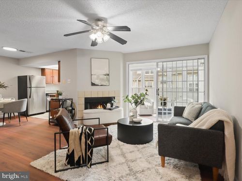 apt-201-12105 Green Leaf Ct, FAIRFAX, VA, 22033-2536 | Card Image