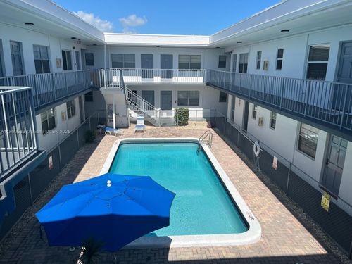 apt-213-30 Se 4th Ave, Hallandale Beach, FL, 33009-5535 | Card Image