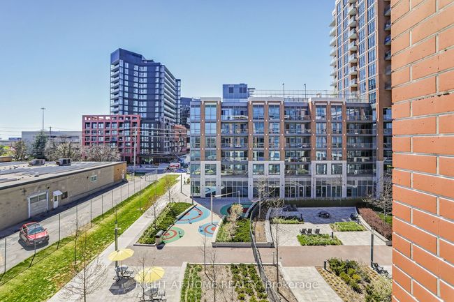 402 - 31 Tippett Rd, Condo with 4 bedrooms, 2 bathrooms and 1 parking in Toronto ON | Image 24