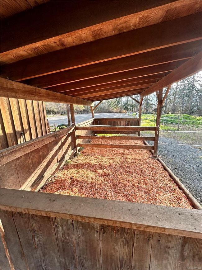 6140 Lakes Rd, House other with 5 bedrooms, 5 bathrooms and 4 parking in Duncan BC | Image 47