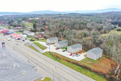 535 Old Knoxville Hwy, Newport, TN, 37821-2784 | Card Image