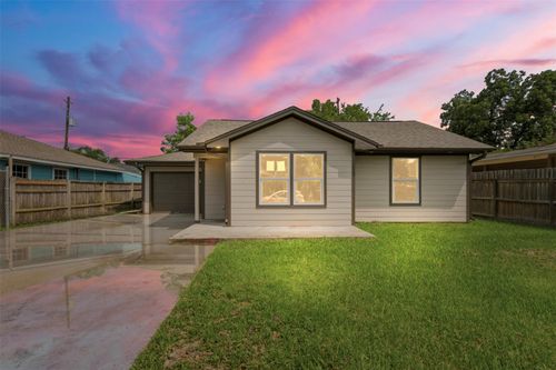 2403 Raymond St, Pasadena, TX, 77506-3042 | Card Image