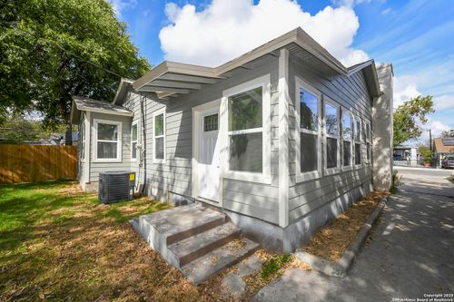 1326 W Lynwood Ave, San Antonio, TX, 78201-4548 | Card Image