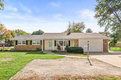 302 Pleasure Dr, Yorkville, IL, 60560-1151 | Card Image