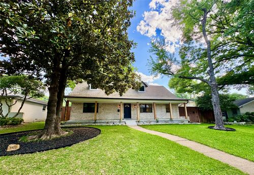 9920 Green Field Drive, Dallas, TX, 75238 | Card Image