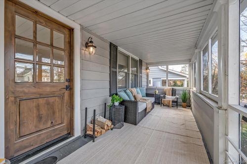 8 Fairview Ave, Port Washington, NY, 11050-4014 | Card Image