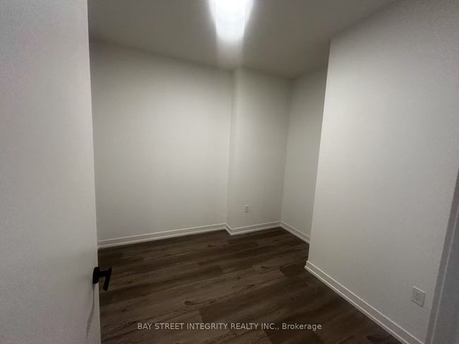 1509 - 28 Interchange Way, Condo with 2 bedrooms, 1 bathrooms and null parking in Concord ON | Image 9