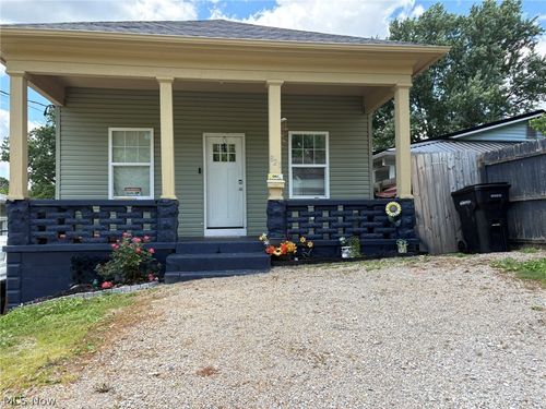 821 Goddard Ave, Zanesville, OH, 43701-3808 | Card Image