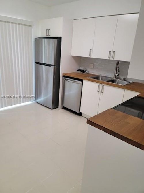 b-3490 Atlanta St, Hollywood, FL, 33021-3130 | Card Image