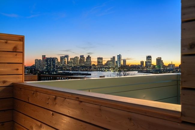 APT-509 - 301 Border St, Condo with 2 bedrooms, 2 bathrooms and 1 parking in Boston MA | Image 24