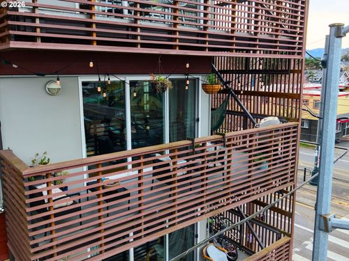 301-3970 N Interstate Ave, Portland, OR, 97227-1082 | Card Image