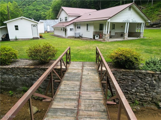 13088 Clay Hwy, House other with 4 bedrooms, 2 bathrooms and null parking in Lizemores WV | Image 18