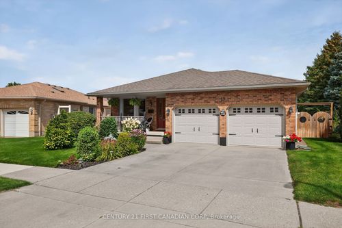 19 Hemlock Blvd, Strathroy, ON, N7G4B9 | Card Image