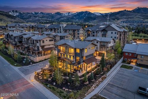 3827 Blackstone Dr, Park City, UT, 84098-6749 | Card Image