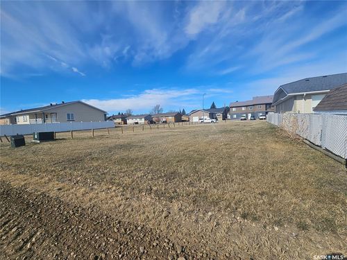 104 Lonsdale St, Maple Creek, SK, S0N | Card Image