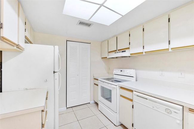 APT-1513 - 9188 W Atlantic Blvd, Condo with 3 bedrooms, 2 bathrooms and null parking in Coral Springs FL | Image 7