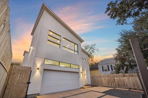 118 Tuam St, Houston, TX, 77006-3214 | Card Image