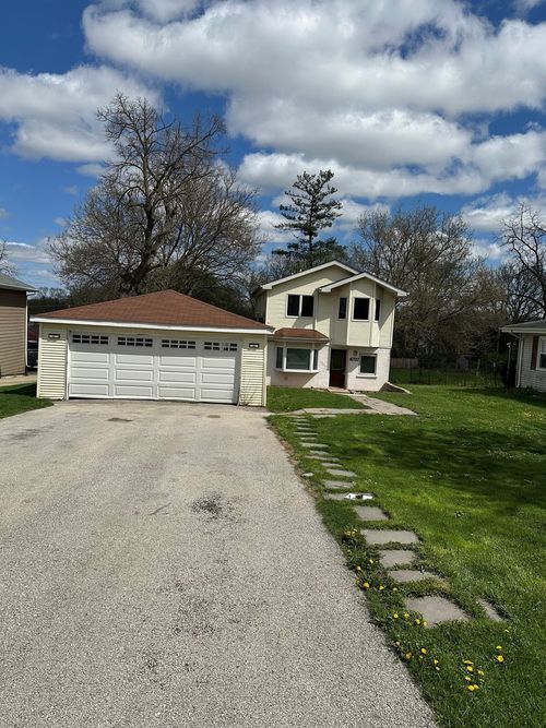 4737 Winchester Ave, Lisle, IL, 60532-1738 | Card Image
