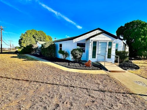 409 Sw Avenue E, Seminole, TX, 79360-5037 | Card Image