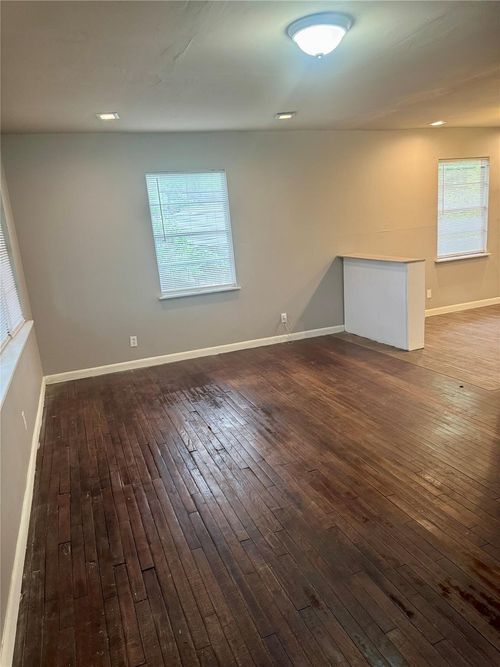 7915 Flintridge Dr, Houston, TX, 77028-2637 | Card Image