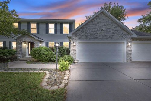 21055 Floral Bay Dr N, Forest Lake, MN, 55025-2102 | Card Image