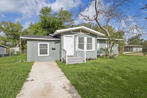 613 Winding Way St, Lake Jackson, TX, 77566-5445 | Card Image