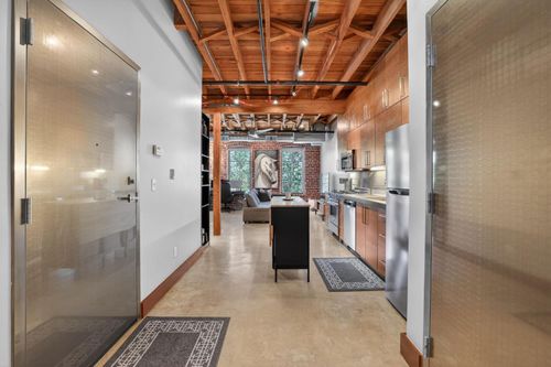 207-1725 14th St, Sacramento, CA, 95811-6674 | Card Image