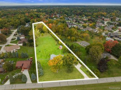 17747 N Nunneley Road, Home with 5 bedrooms, 3 bathrooms and null parking in Clinton Twp MI | Image 2