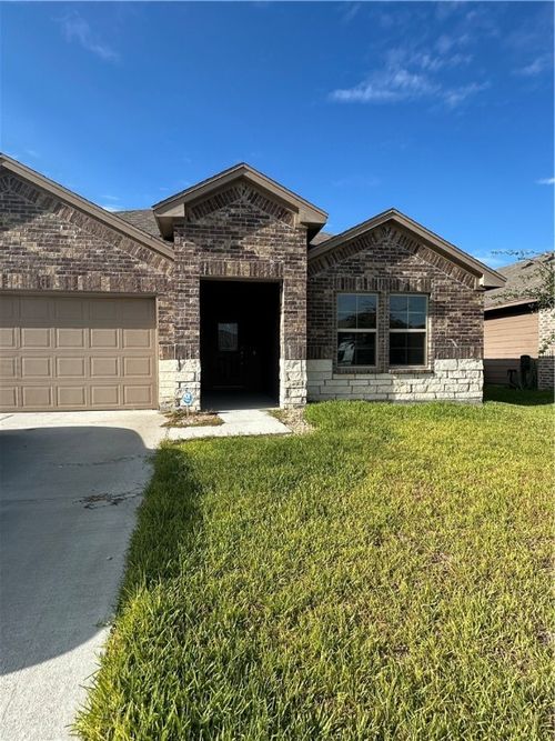 1226 Thames Chase Dr, Corpus Christi, TX, 78415-4317 | Card Image