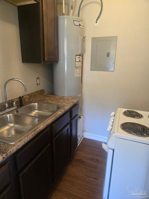 a-4 Rowland Ct, Pensacola, FL, 32507-3721 | Card Image