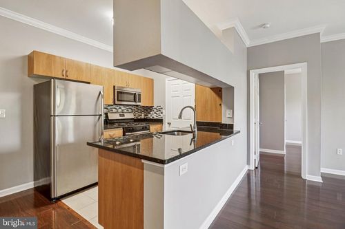 apt-204-19611 Galway Bay Cir, GERMANTOWN, MD, 20874-4607 | Card Image