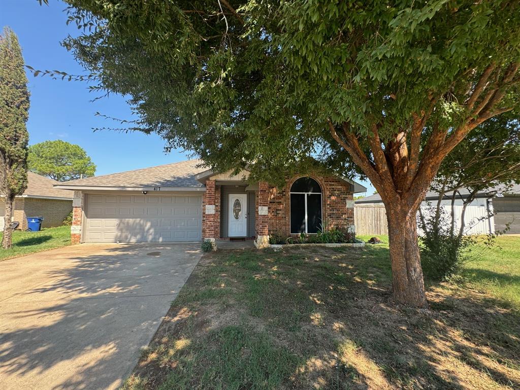 Ridge Dr, Fort Worth, TX 76140