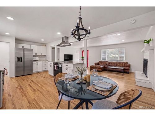 10 Teller St, Lakewood, CO, 80226-2042 | Card Image
