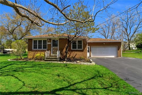 5065 Salt Rd, Clarence, NY, 14031-1709 | Card Image