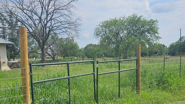 102 E 2 Nd St, Home with 0 bedrooms, 0 bathrooms and null parking in Elmendorf TX | Image 4