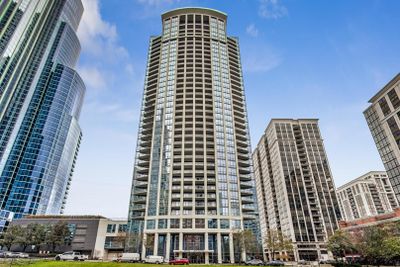 1504 - 1235 S Prairie Avenue, Condo with 2 bedrooms, 2 bathrooms and 1 parking in Chicago IL | Image 1