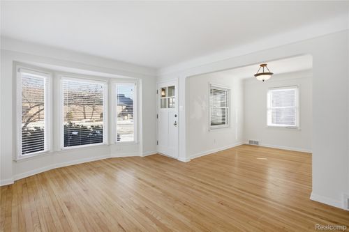 929 Larkmoor Blvd, Berkley, MI, 48072-1903 | Card Image