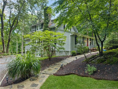131 Douglas Rd, Chappaqua, NY, 10514-3104 | Card Image