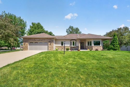 801 Grandview Ct Se, Stewartville, MN, 55976-1387 | Card Image