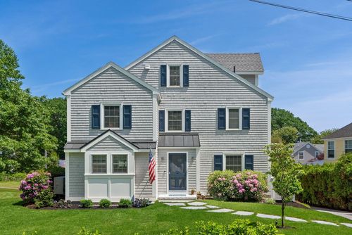 9 Oak Street, Kennebunk, ME, 04043 | Card Image