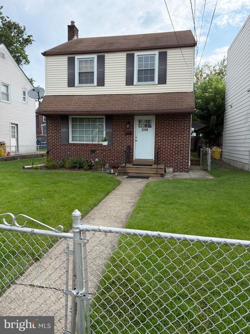 2248 Hollinshed Ave, PENNSAUKEN, NJ, 08110-1832 | Card Image