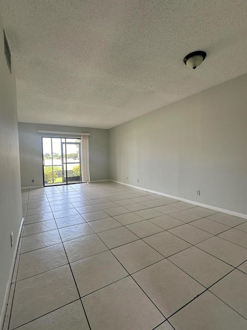 apt-101-7101 Golf Colony Ct, Lake Worth, FL, 33467-3977 | Card Image