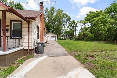 26862 Yale St, Inkster, MI, 48141-2548 | Card Image