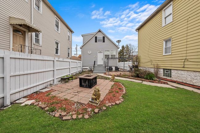 7546 W 61 St St, House other with 3 bedrooms, 2 bathrooms and 2 parking in Summit IL | Image 32